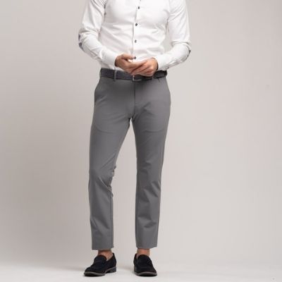 Pantalone uomo modello chino realizzato in TECNO tessuto di ultima generazione color grigio